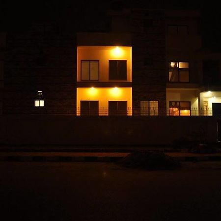 Sarai Silk Route Otel Gilgit Dış mekan fotoğraf